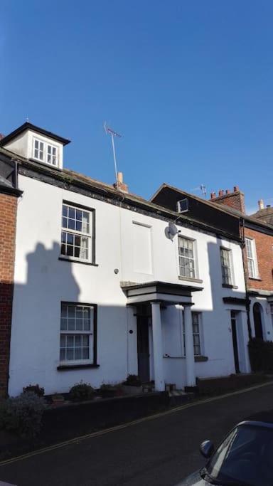 Seaside, Centre - Sleeps 6+ Holiday home *