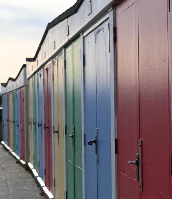Seaside, Centre - Sleeps 6+ Holiday home