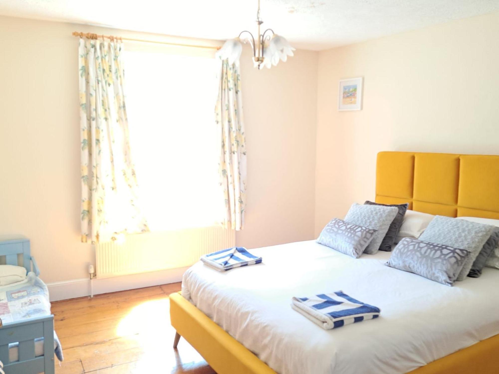 Seaside, Centre - Sleeps 6+ * Exmouth
